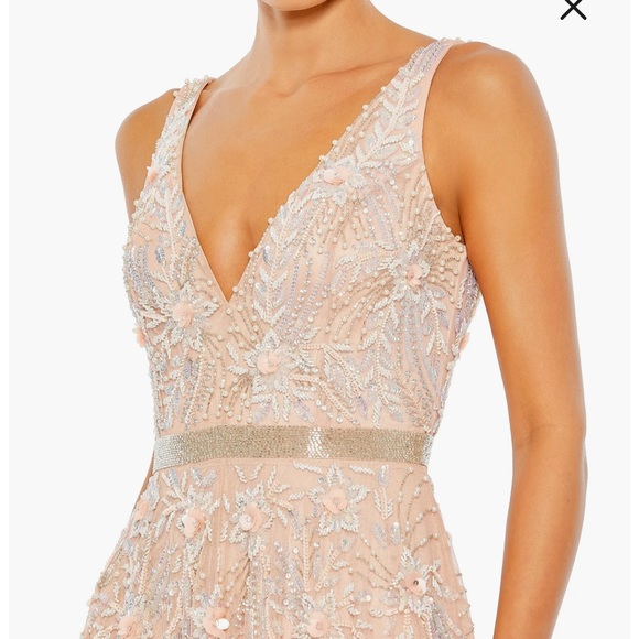 Mac Duggal beaded plunge neck gown - Picture 3 of 9